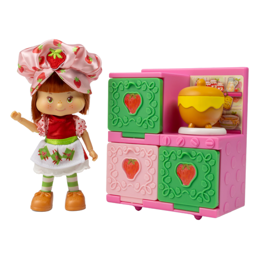 Strawberry Shortcake Poseable Doll & Berry Bake Shoppe Playset with Oven, Children Ages 3+