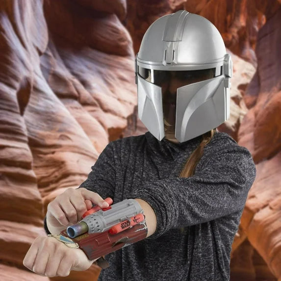 Star Wars the Mandalorian Electronic Mask, Halloween Costume Accessory with Phrases and SFX, Ages 5 and Up Fashions for Home