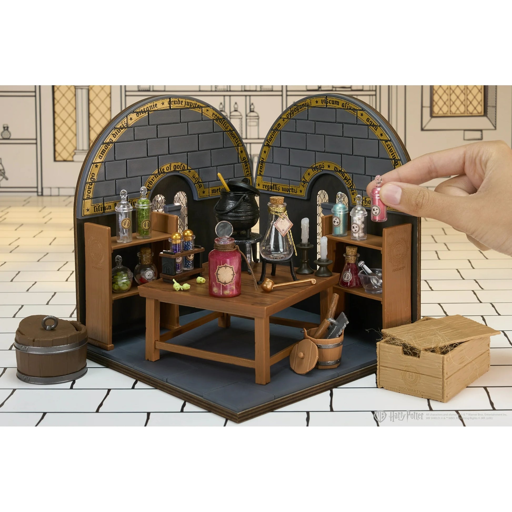 MGA's Miniverse Make It Mini Potions Class, Harry Potter Mini Collectibles, Building Set, 100+ Pieces, DIY, Resin, 8+ Fashions for Home