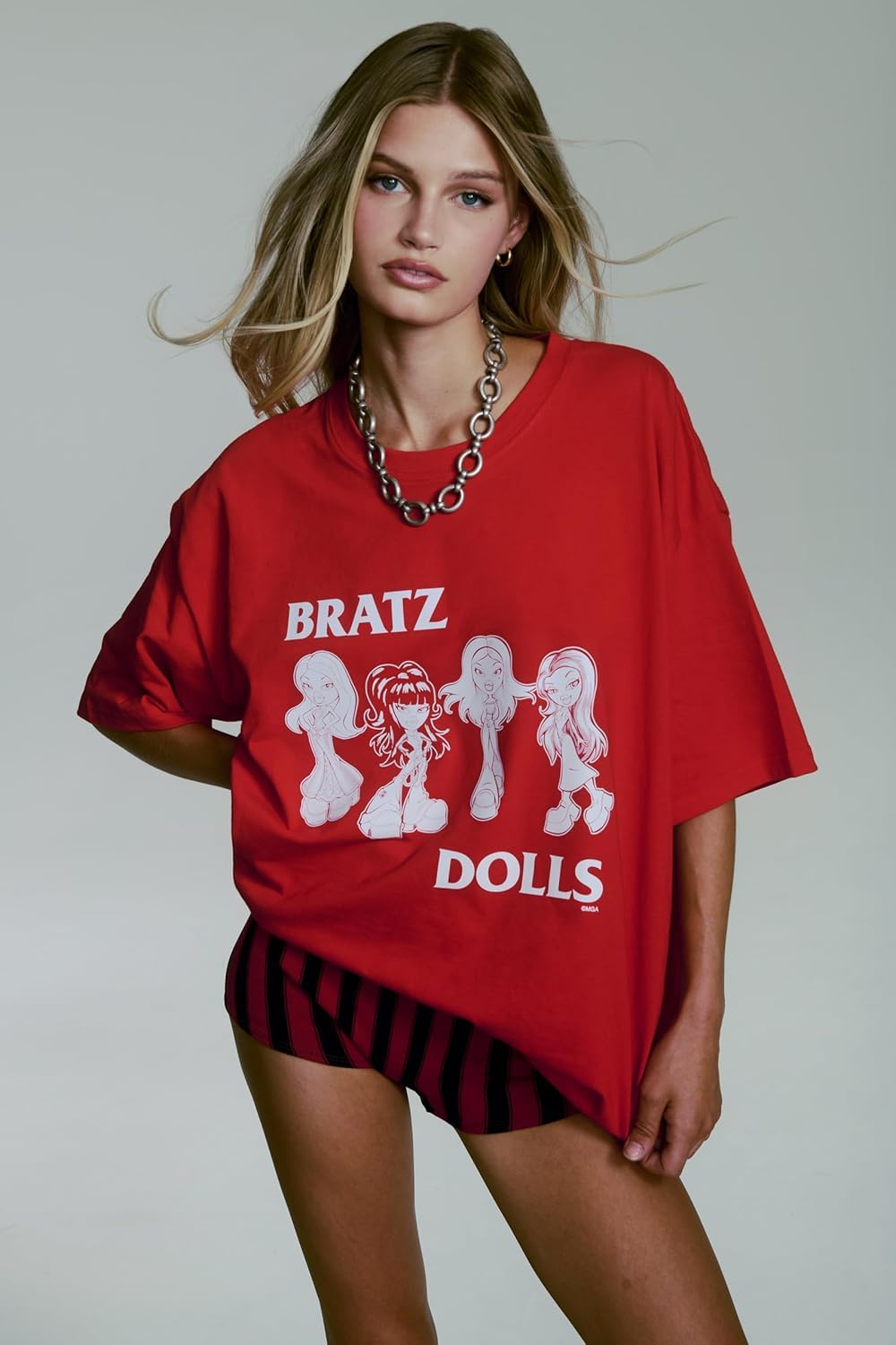 Bratz Stylin' Jade Fashion Doll with Customizable T-Shirt for You and Accessories Fashions for Home