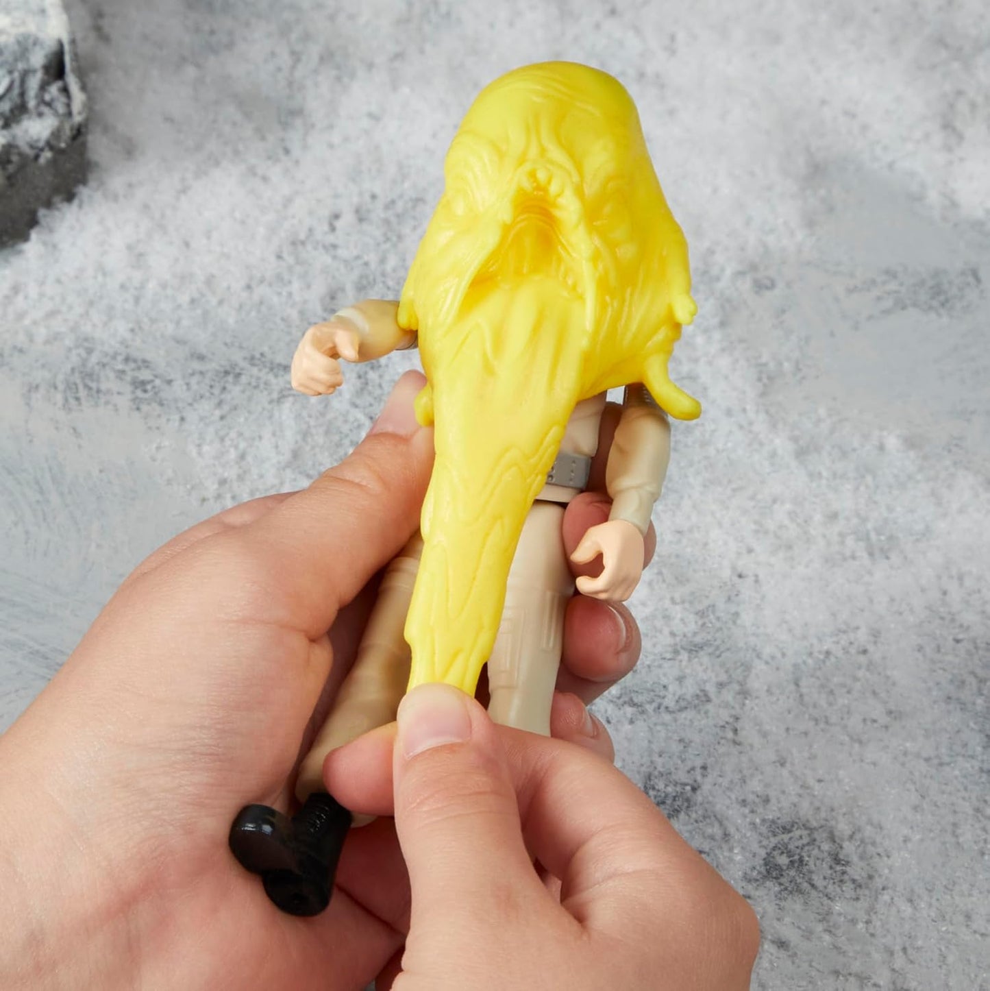 Ghostbusters Fright Features Gary Grooberson Action Figure with Ecto-Stretch Tech Pukey Ghost Toy Accessory, Toys for Kids Ages 4+