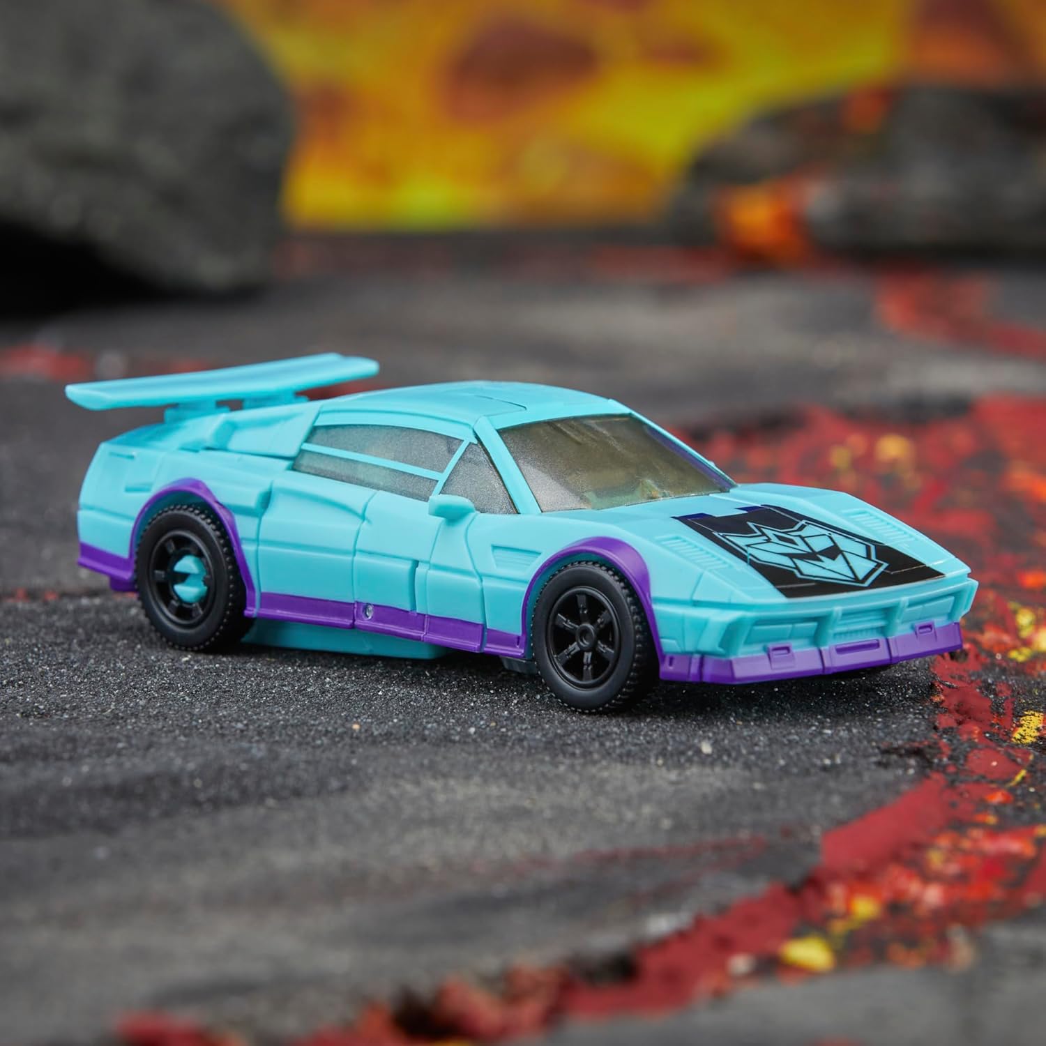 Transformers Legacy Deluxe Class G2 Universe Breakdown, 5.5-inch Converting Action Figure, 8+