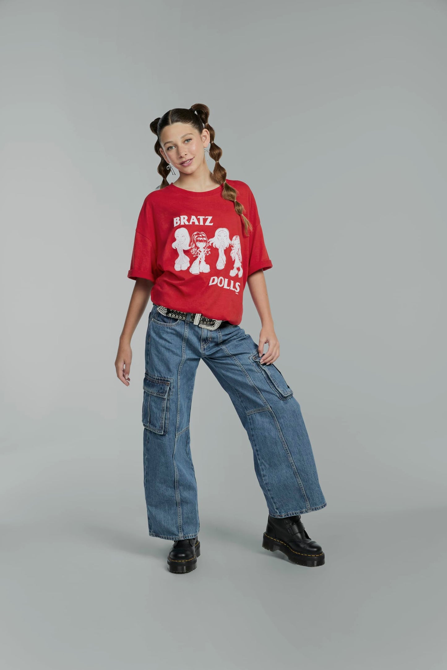 Bratz Stylin' Jade Fashion Doll with Customizable T-Shirt for You and Accessories Fashions for Home