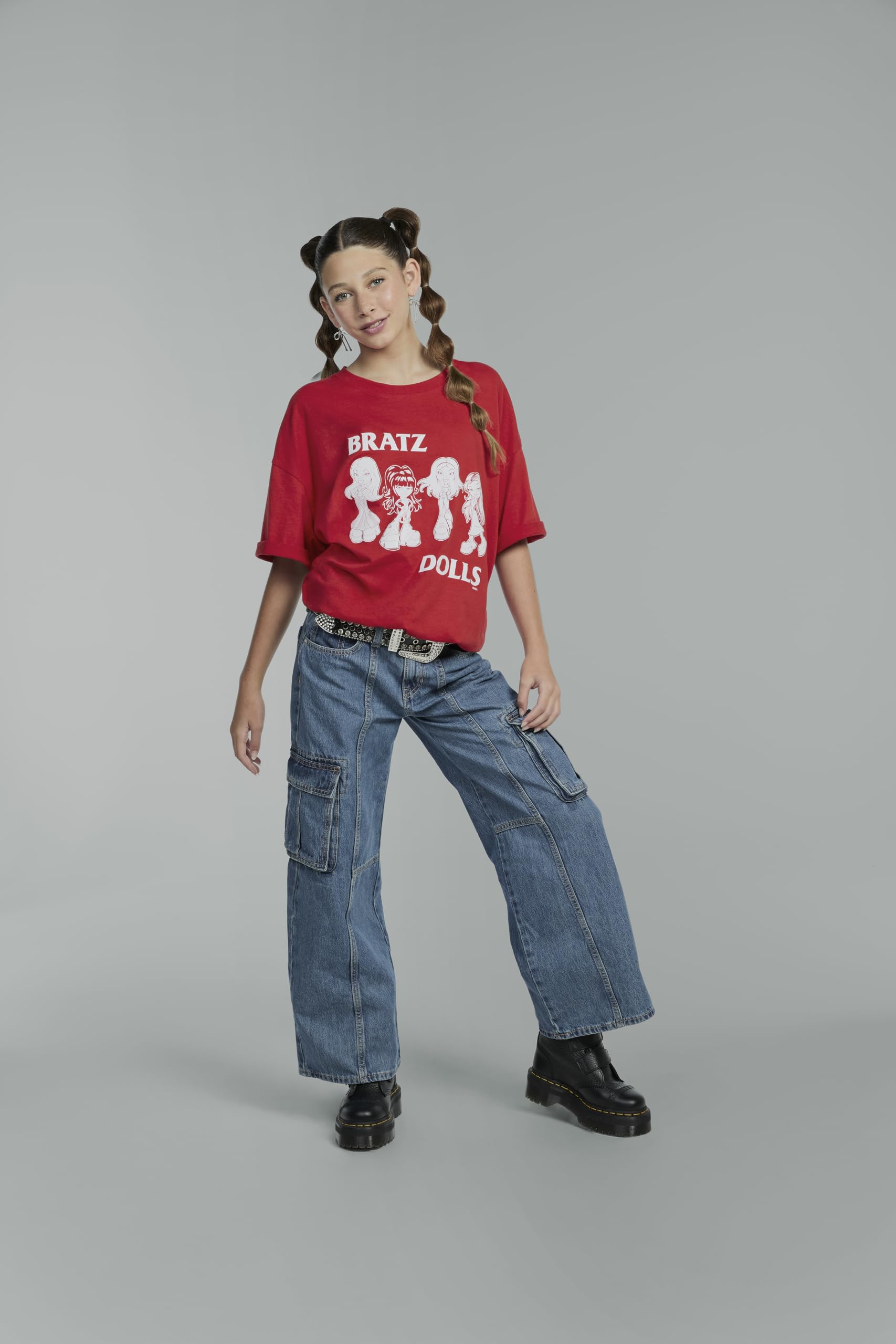Bratz Stylin' Jade Fashion Doll with Customizable T-Shirt for You and Accessories Fashions for Home