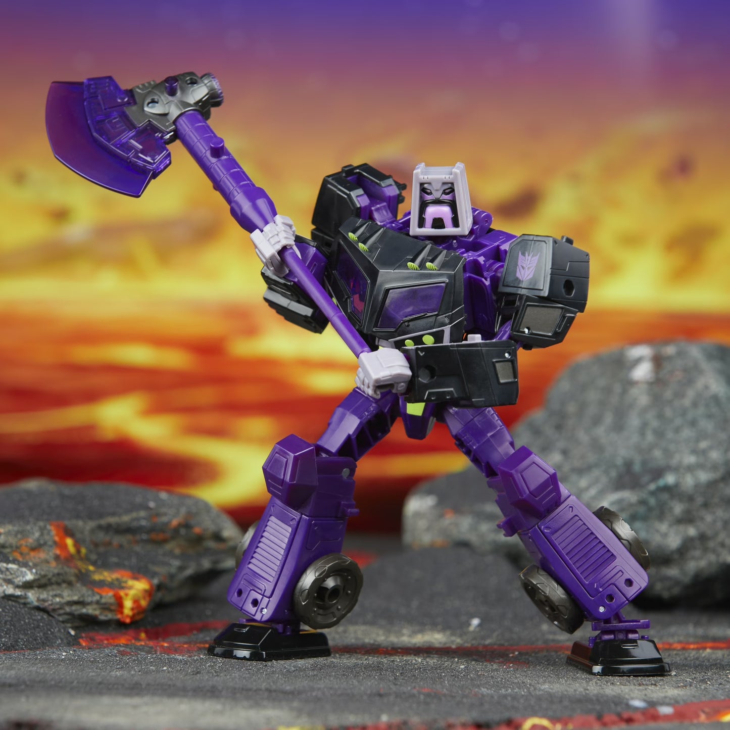 Transformers Legacy United Voyager Class Animated Universe Decepticon Motormaster, 7-inch Converting Action Figure, for Boys and Girls Ages 8+ Fashions for Home