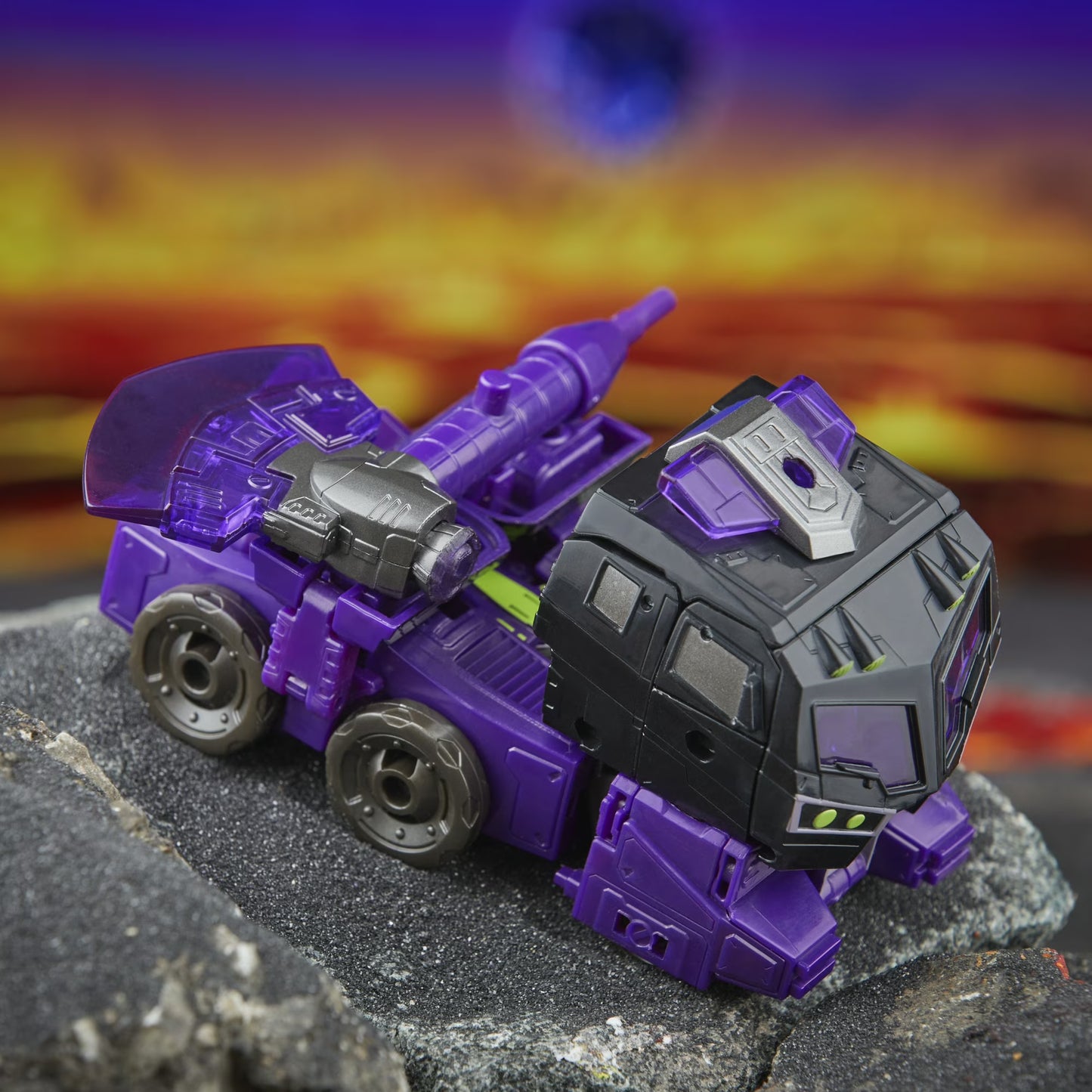 Transformers Legacy United Voyager Class Animated Universe Decepticon Motormaster, 7-inch Converting Action Figure, for Boys and Girls Ages 8+ Fashions for Home