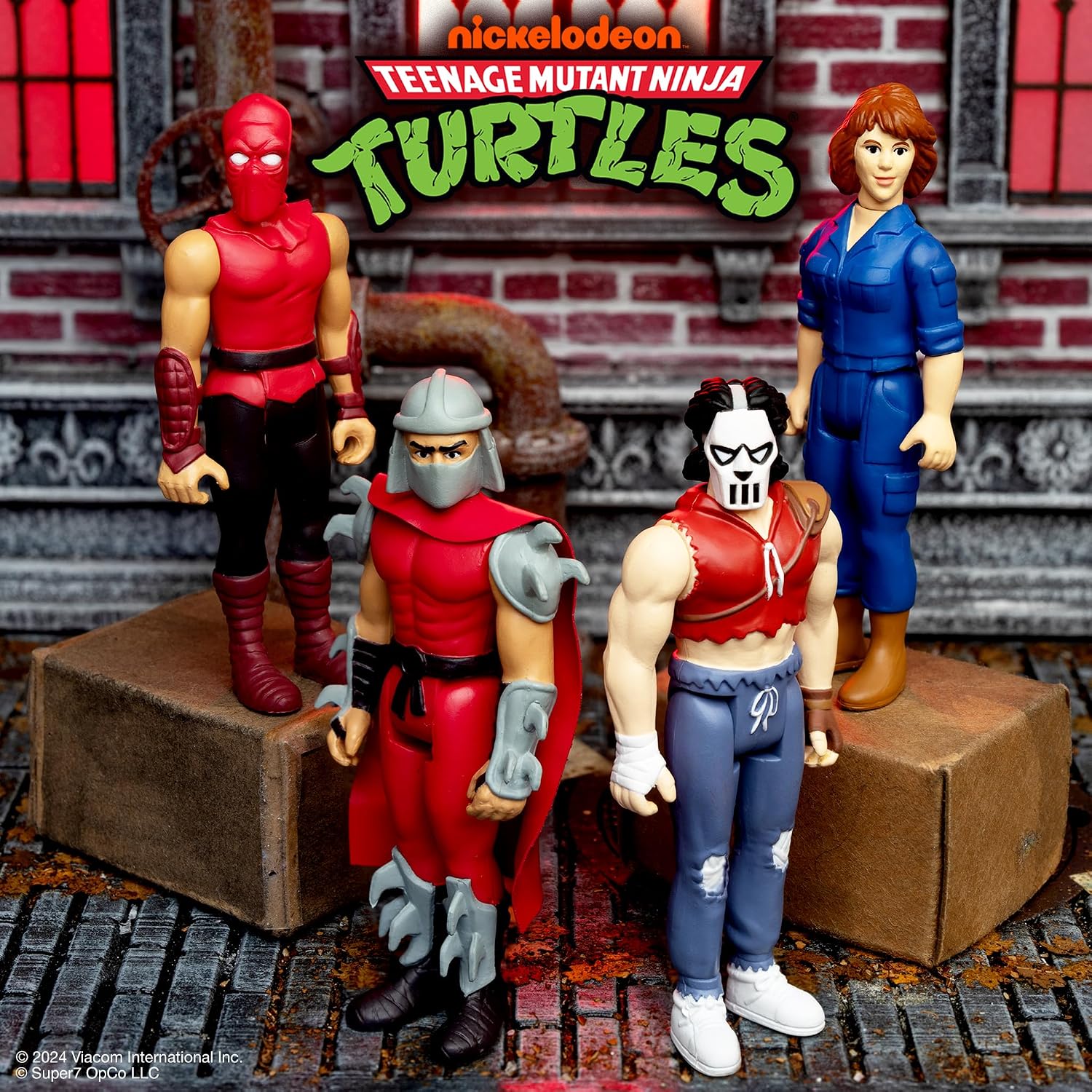 Super7 Teenage Mutant Ninja Turtles April O'Neil (Comic Color) - 3.75" TMNT Action Figure with Accessories Classic Cartoon Collectibles