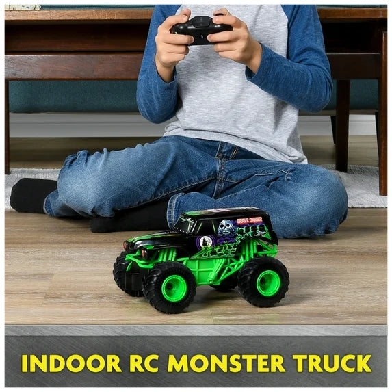 Monster Jam, Official Grave Digger Remote Control Monster Truck, 1:24 Scale, 2.4 GHz, Kids Toys for Boys and Girls Ages 4 and