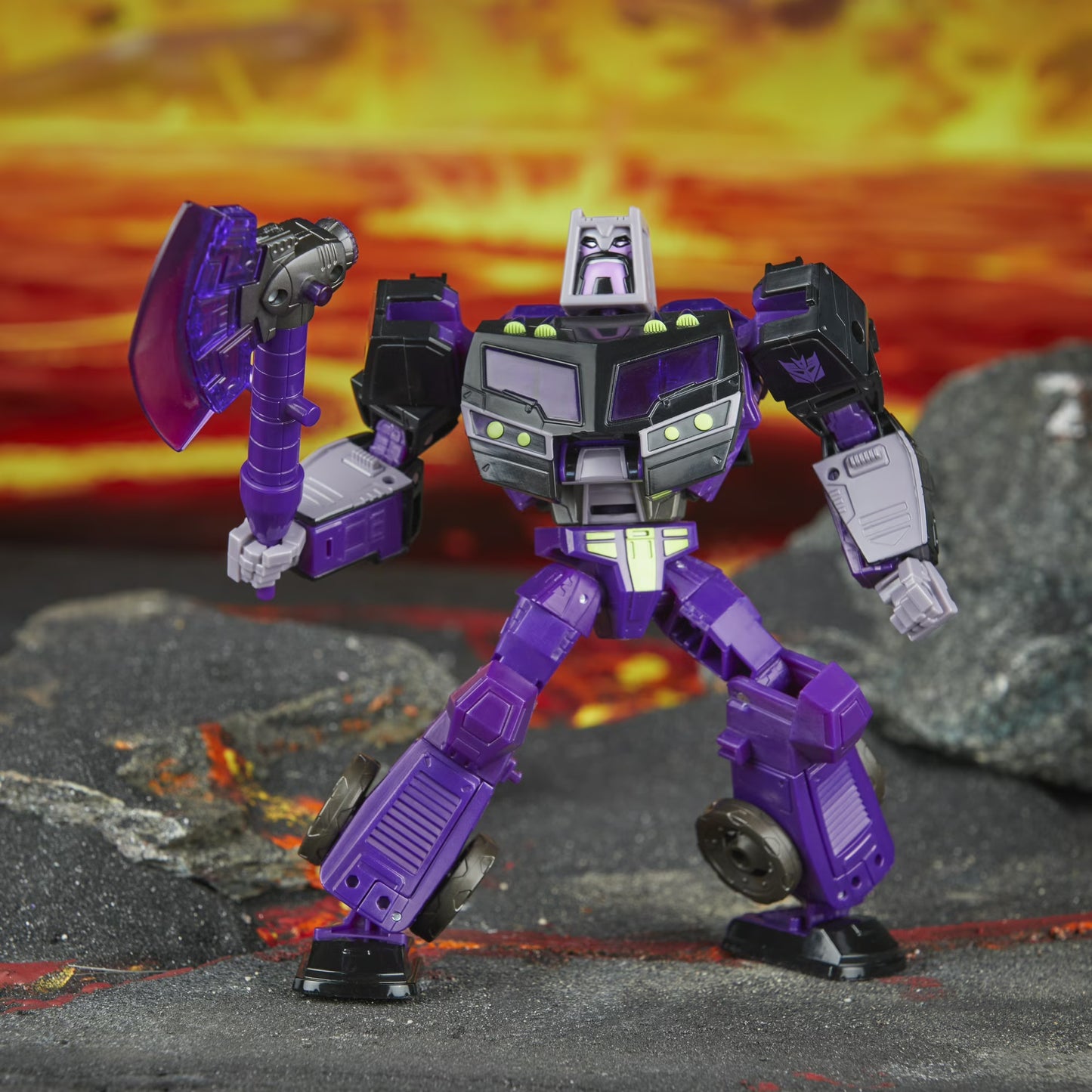 Transformers Legacy United Voyager Class Animated Universe Decepticon Motormaster, 7-inch Converting Action Figure, for Boys and Girls Ages 8+ Fashions for Home